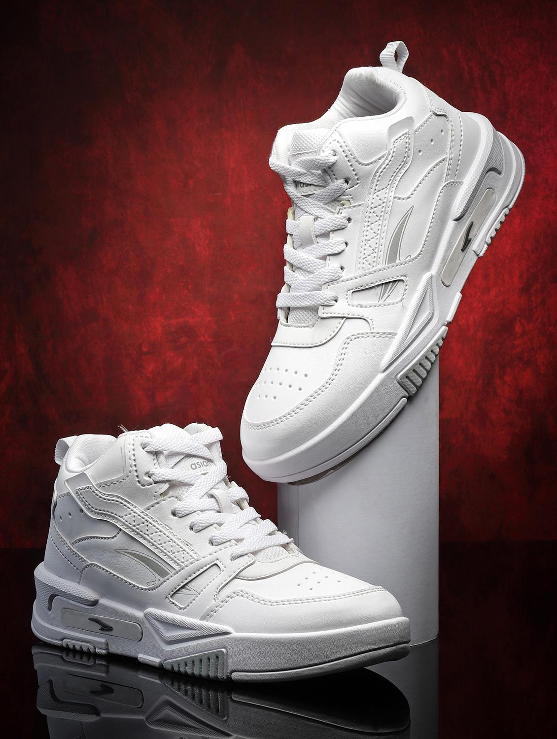 men solid lace up sneakers