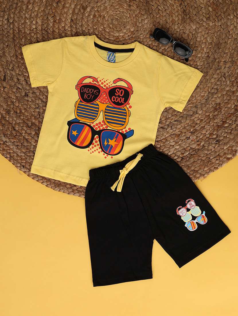 boys round neck printed shorts set