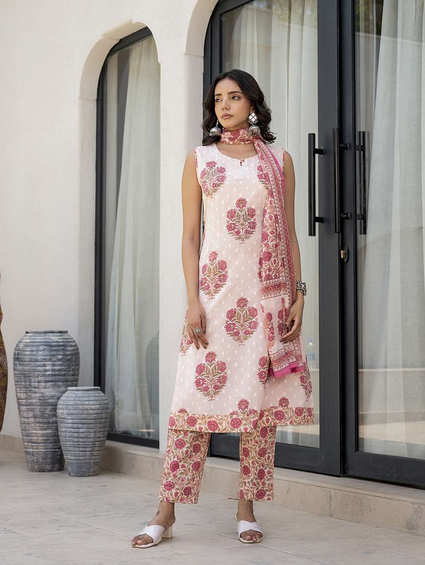 women three quarter sleeve kurta pant with dupatta set