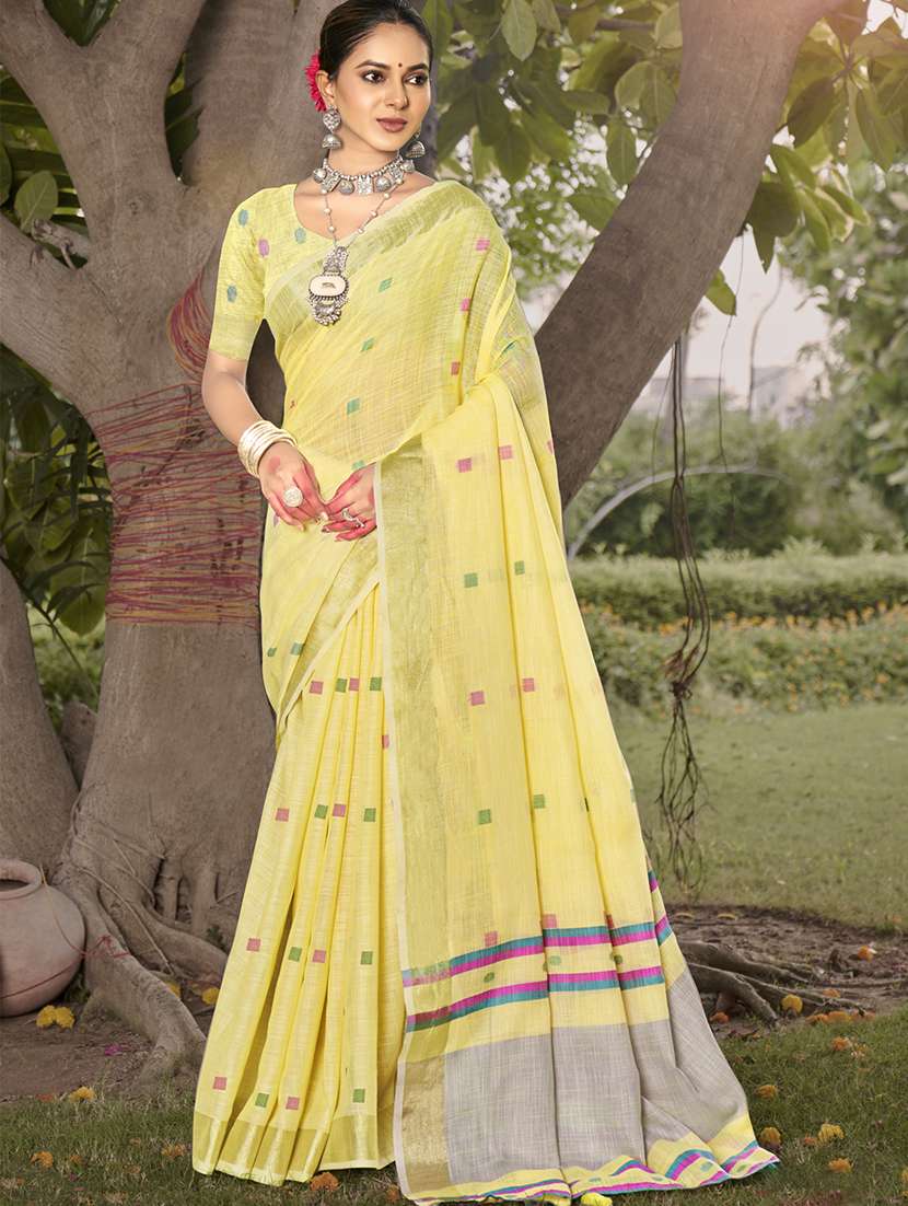 women self design handloom saree with blouse