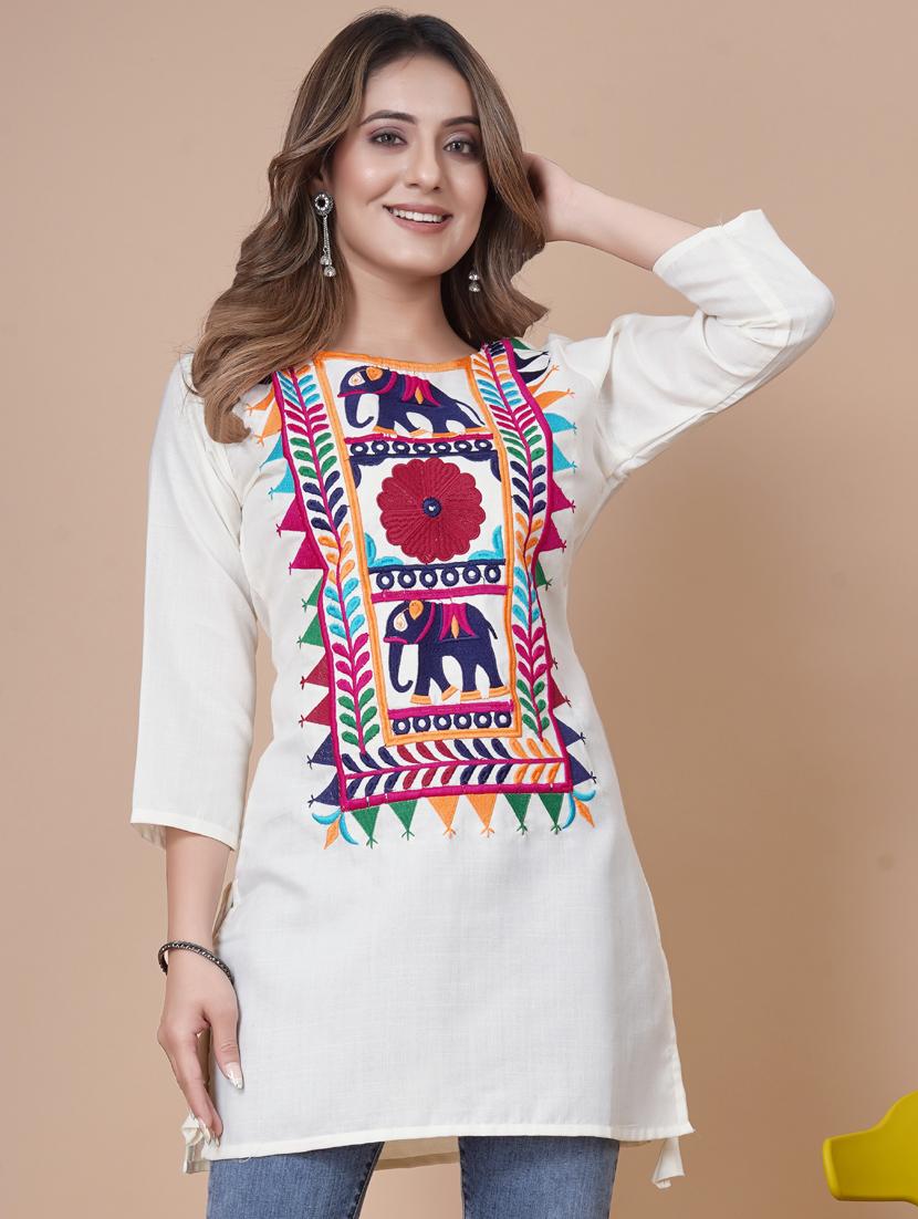 women white regular fit embroidered kurti - 21332748 - Zoom Image - 0