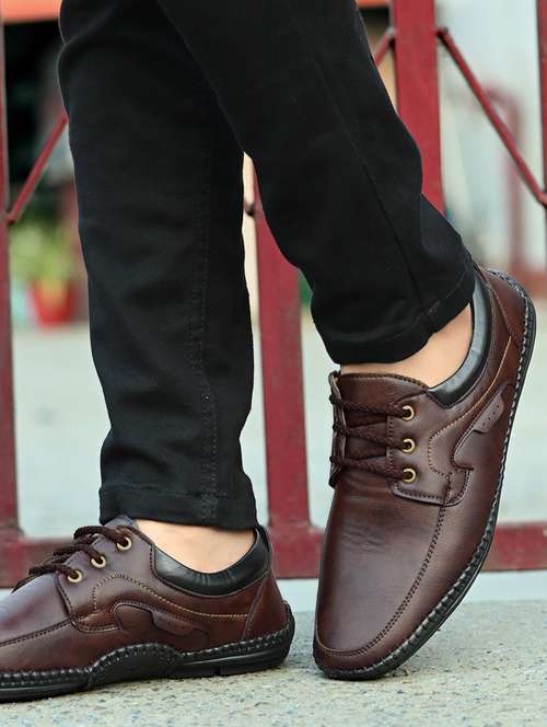brown lace-up casual shoes