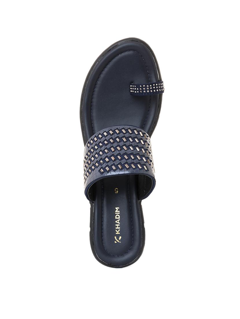women one toe sandal - 21335322 - Standard Image - 4