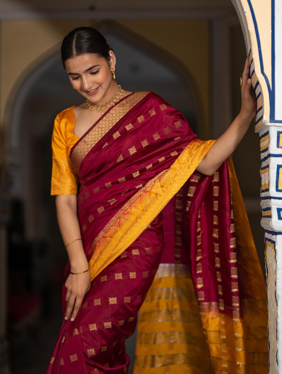 maroon silk banarasi saree - 21336368 - Standard Image - 4