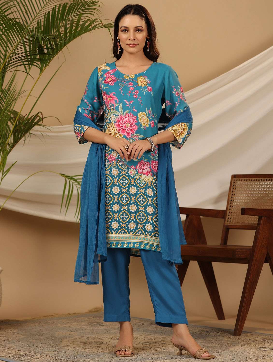 women three quarter sleeve suit set