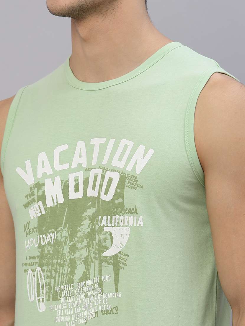 men round neck sleeveless vest - 21339613 - Standard Image - 4
