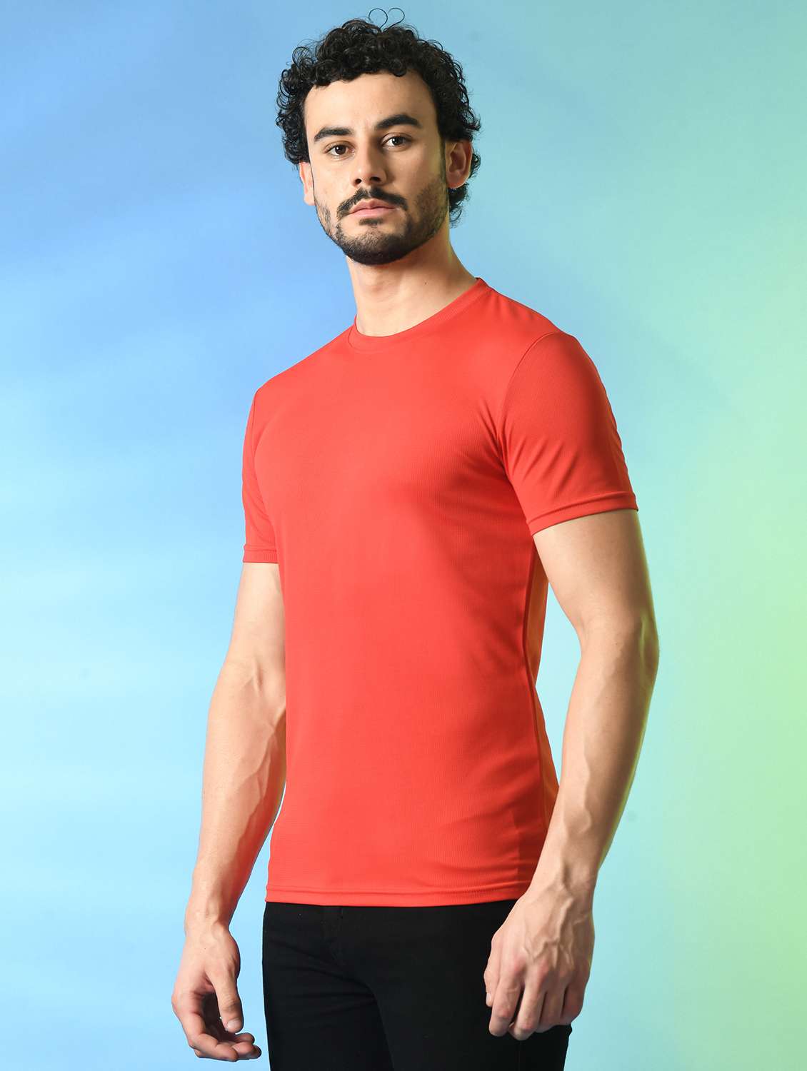 men round neck plain t-shirt - 21340515 -  Standard Image - 1