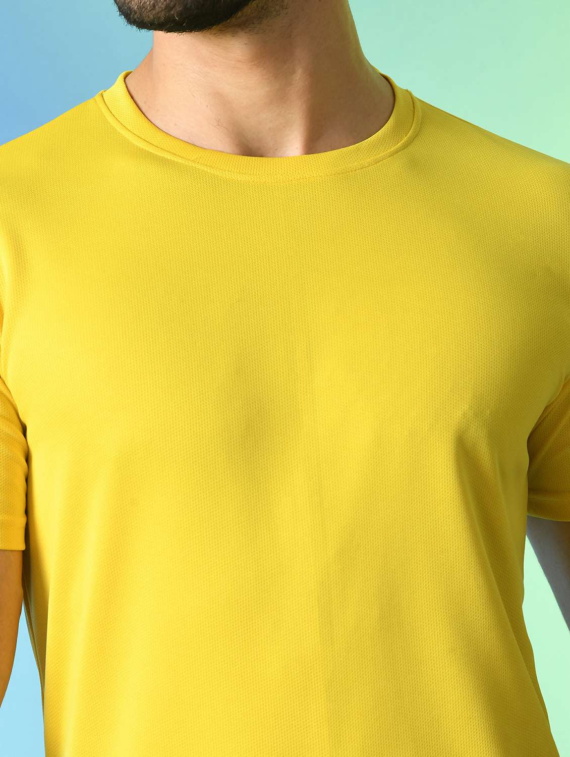 men round neck plain t-shirt - 21340517 - Standard Image - 4