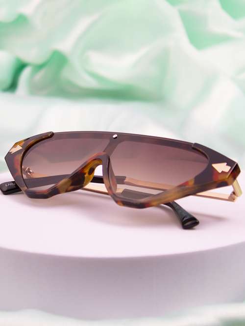 men uv protection sunglasses - 21341577 -  Standard Image - 0