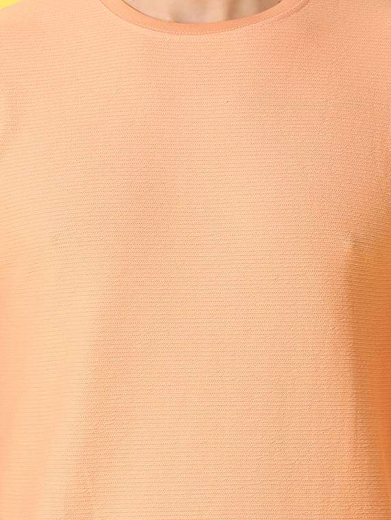 men round neck solid t-shirt - 21341763 -  Standard Image - 4