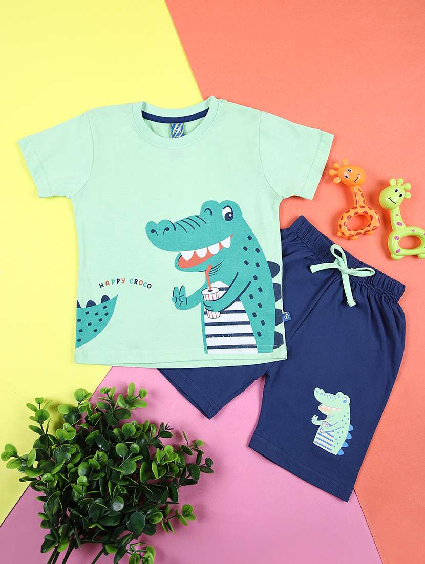 boys green graphic shorts set