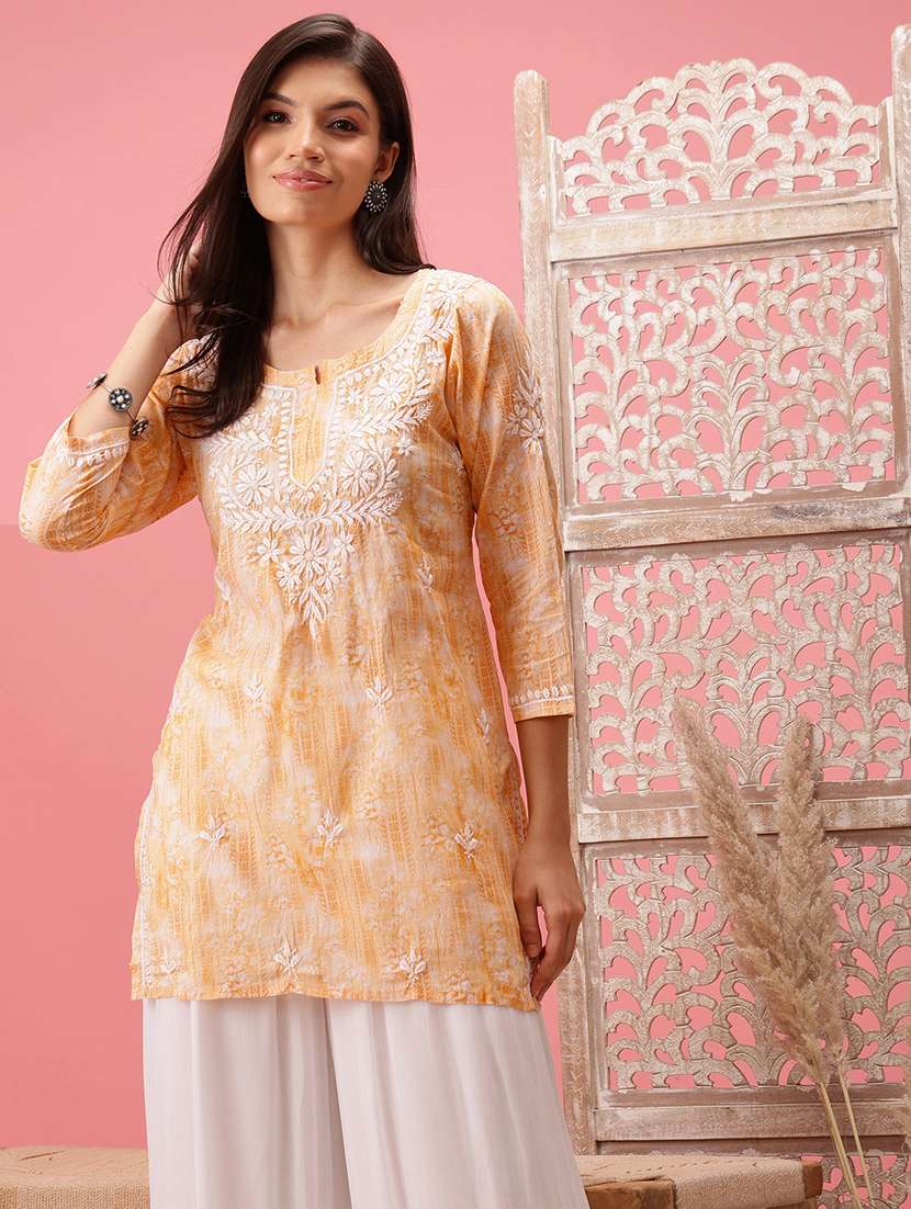 women three quarter sleeves chikankari kurti