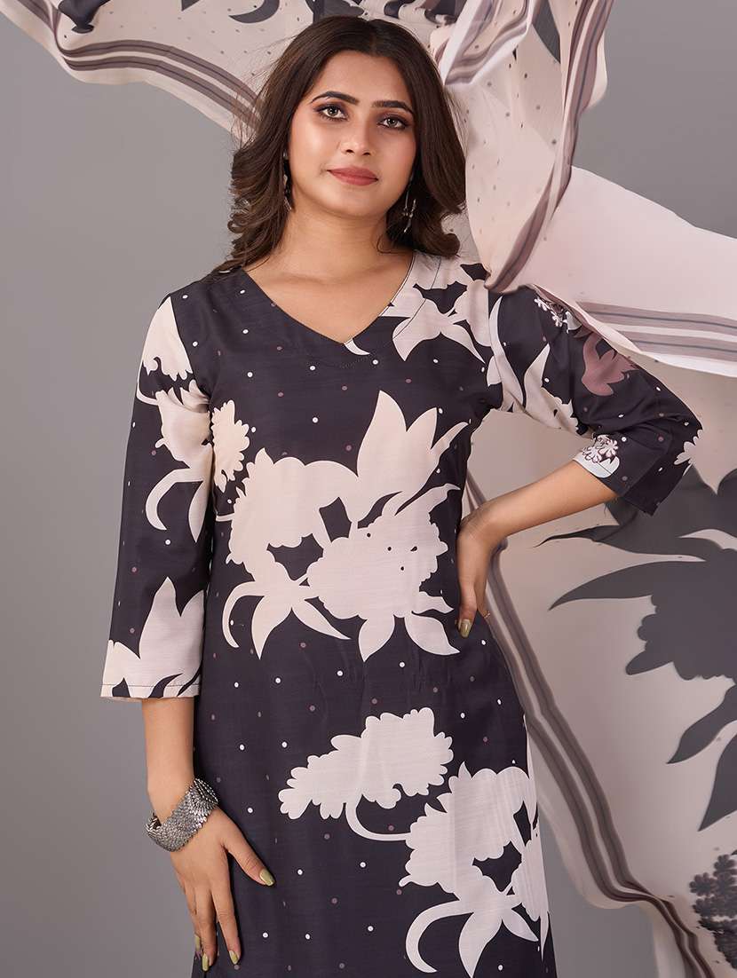 women black kurta & palazzo set  - 21348699 -  Standard Image - 4
