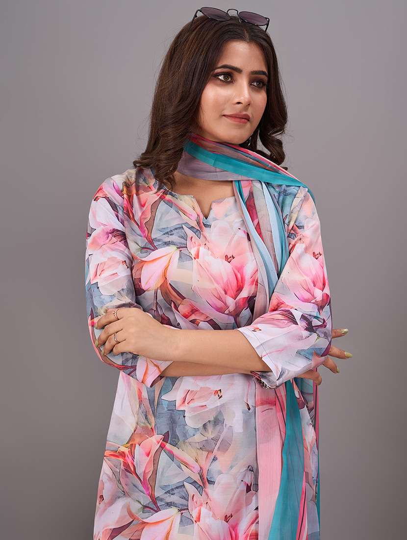 women three quarter sleeve kurta pant with dupatta set - 21348701 -  Standard Image - 4