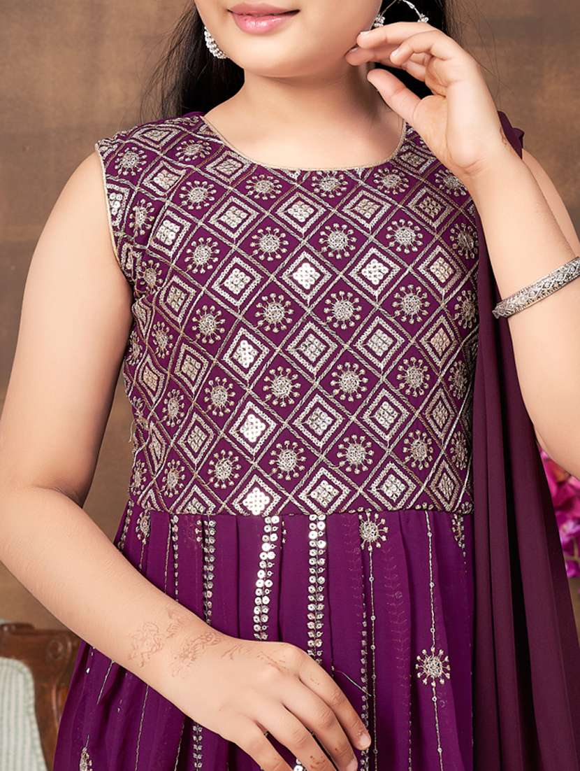 girls embroidered georgette suit set - 21349090 -  Standard Image - 4