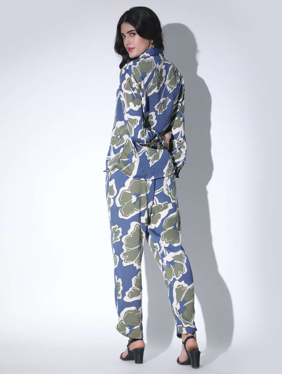women florals printed shirt & trouser co-ords set - 21350222 - Standard Image - 4