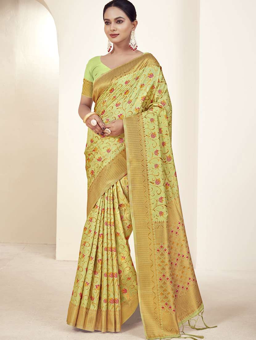 women self design banarasi saree with blouse