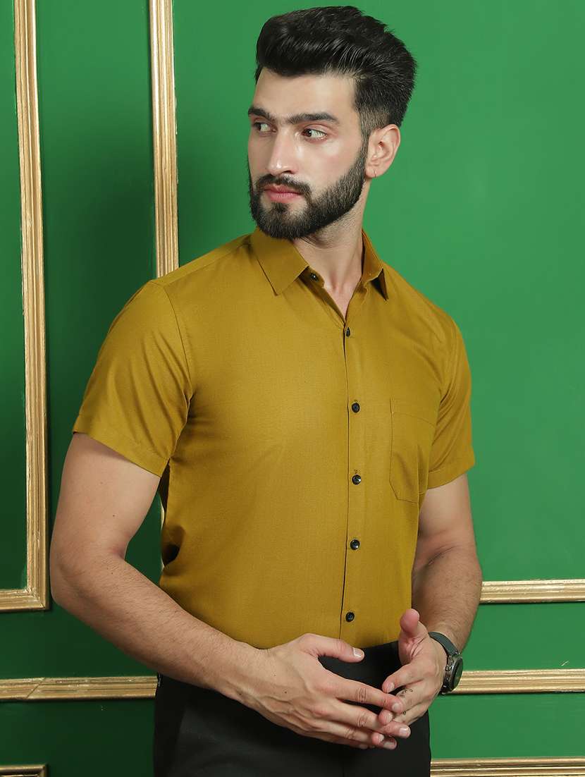 men short sleeves formal shirts - 21351958 -  Standard Image - 1
