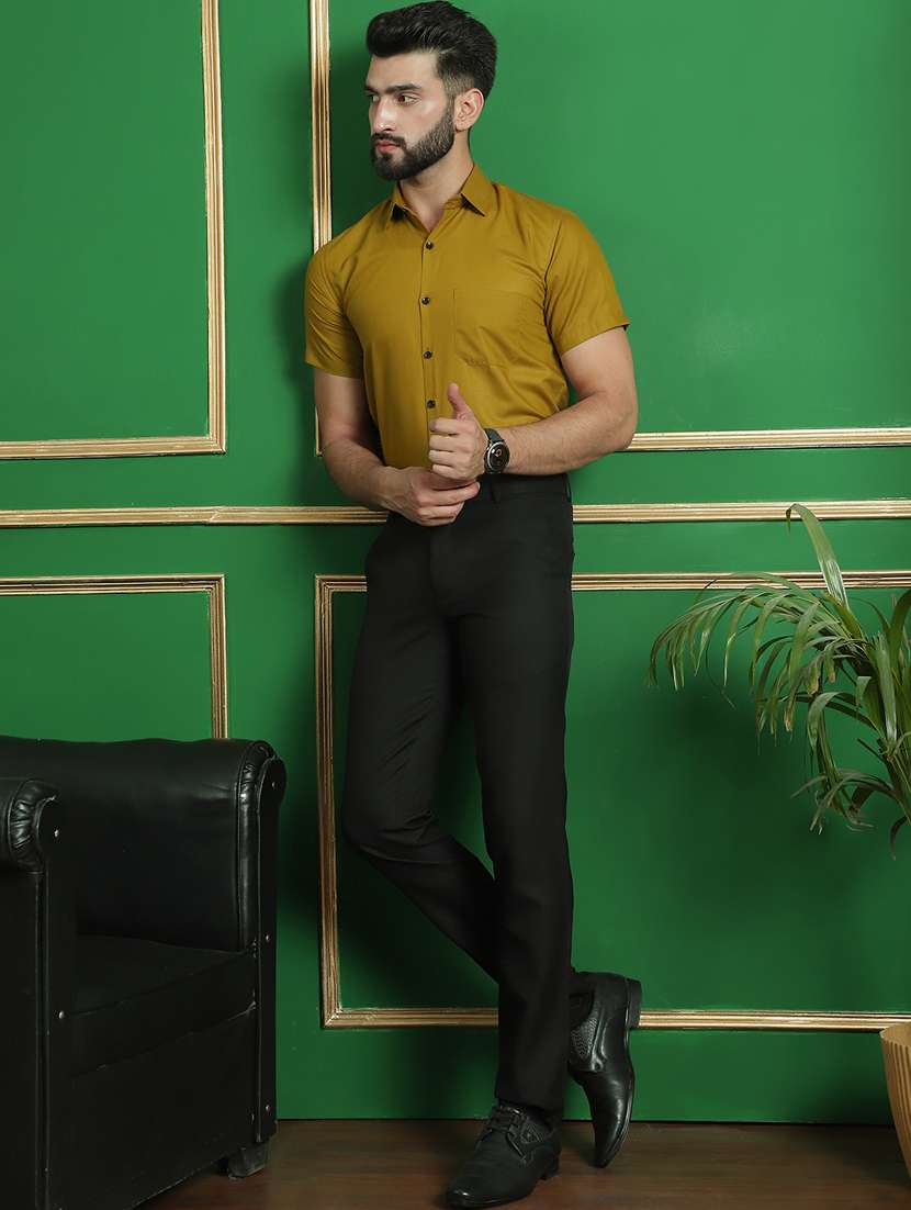 men short sleeves formal shirts - 21351958 -  Standard Image - 4