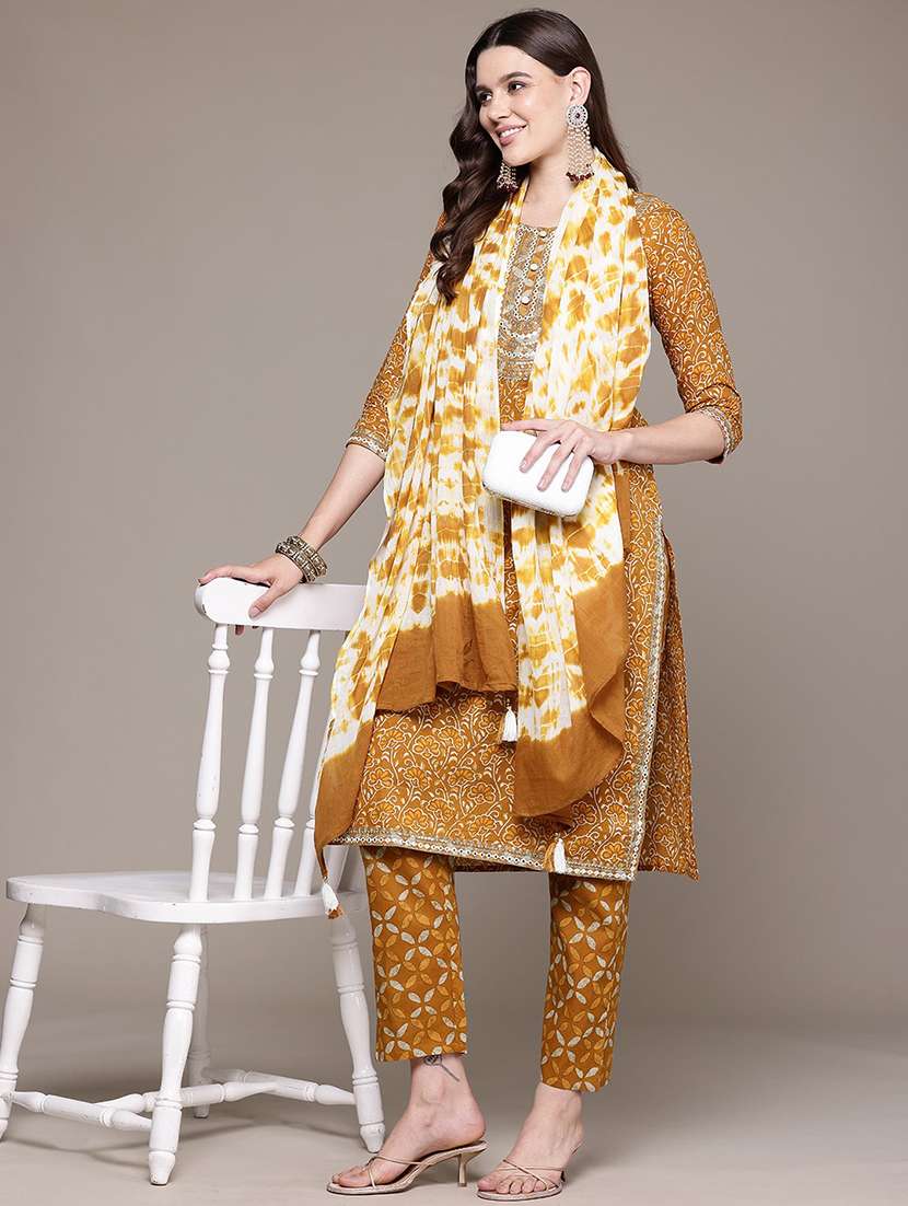 women three quarter sleeve kurta pant with dupatta set - 21352788 -  Standard Image - 1