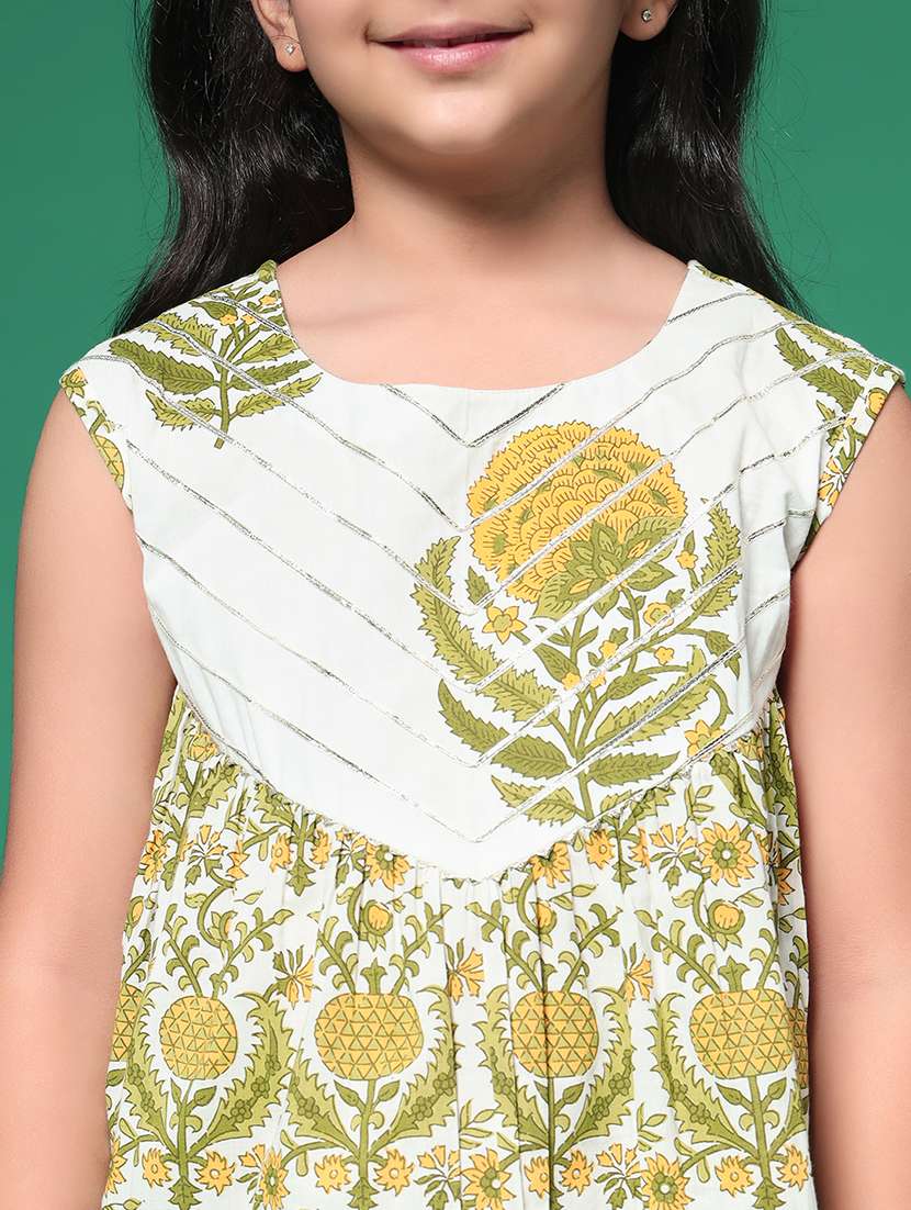 girls round neck printed kurta sharara set suit set - 21352845 -  Standard Image - 4