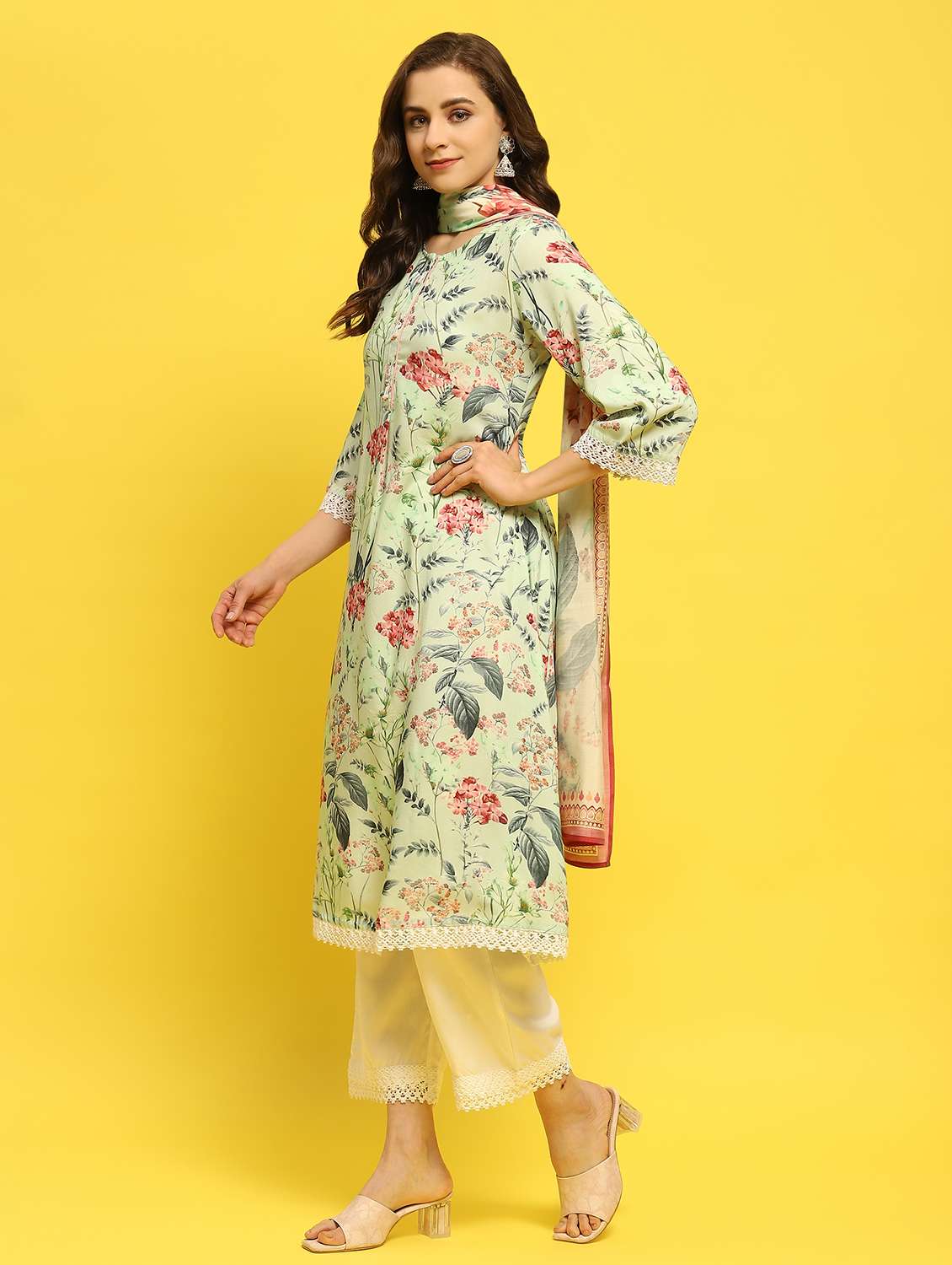 women round neck kurta palazzo set
