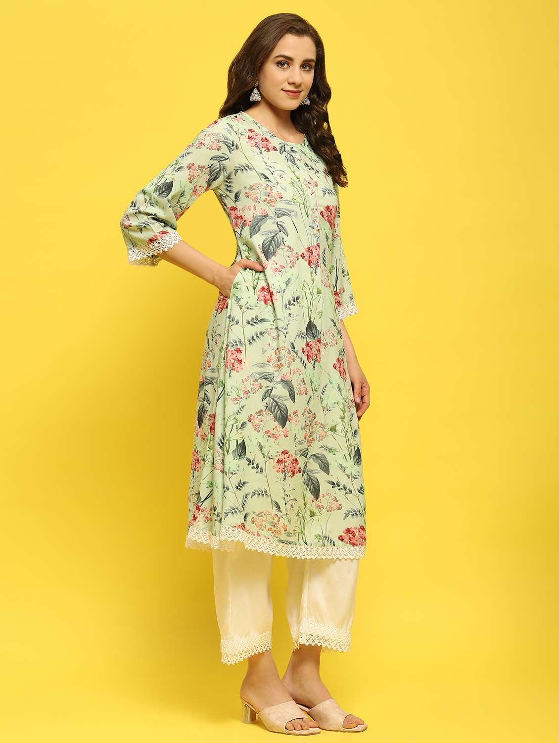 women round neck kurta palazzo set - 21353587 -  Standard Image - 1