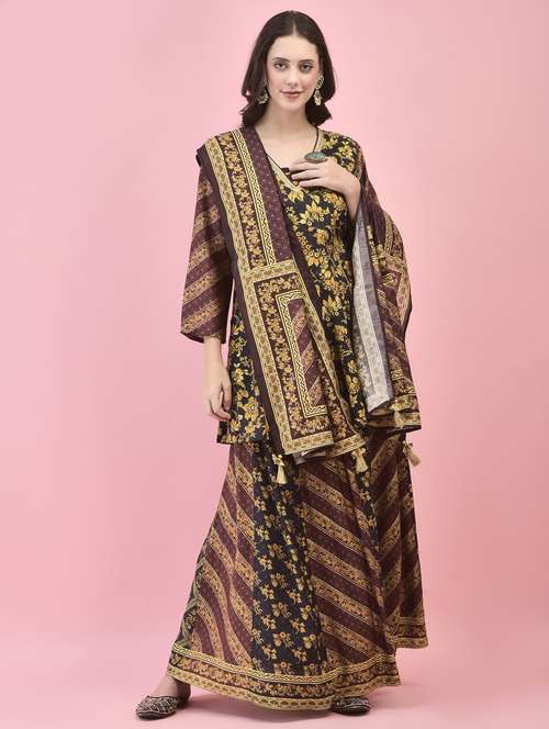 women floral v neck kurta skirt set with dupatta - 21353676 -  Standard Image - 0