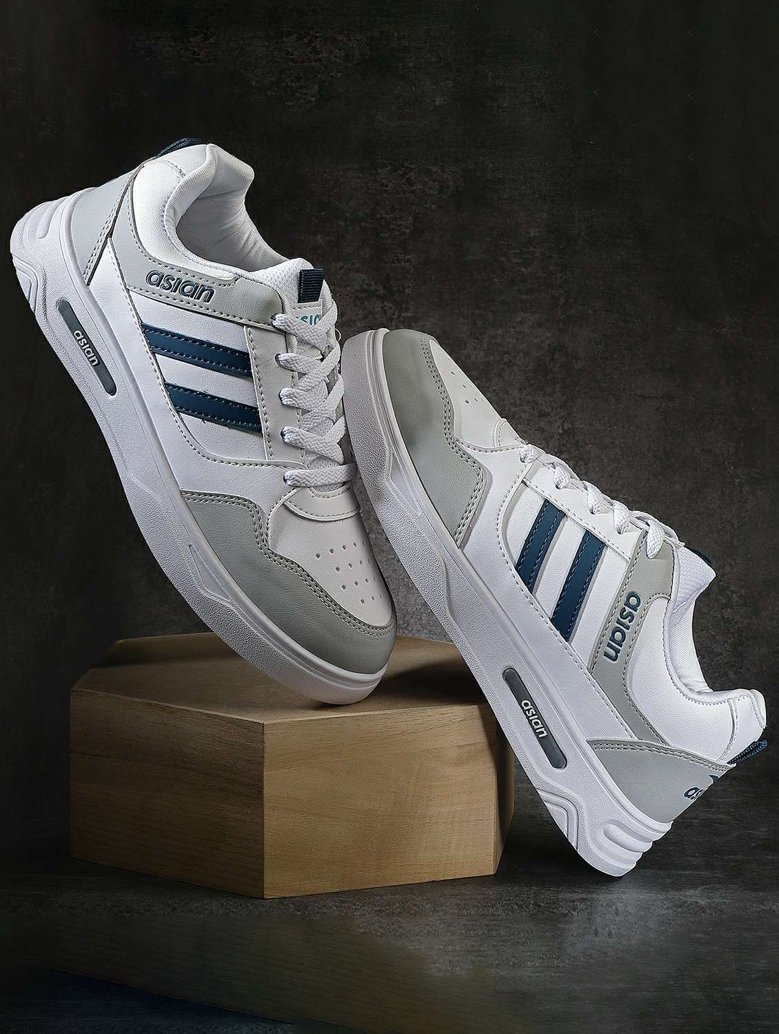 men lace up sneakers