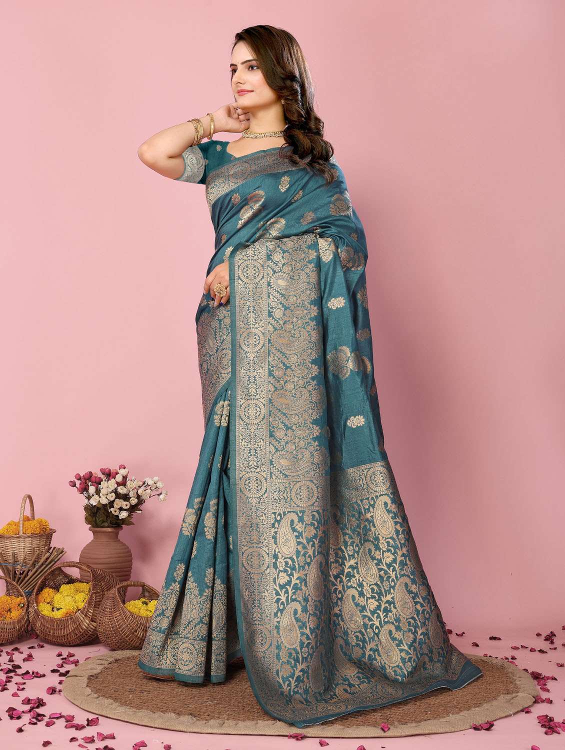 women self design banarasi saree with blouse - 21354161 -  Standard Image - 1