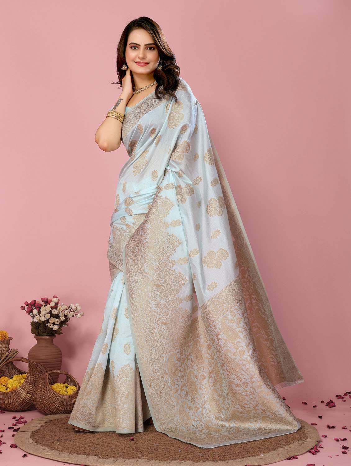 women self design banarasi saree with blouse - 21354166 -  Standard Image - 1