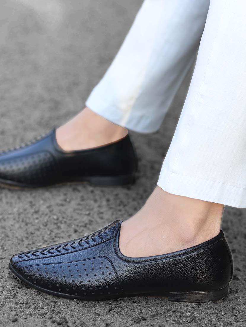 men slip on jutis - 21357969 - Zoom Image - 0