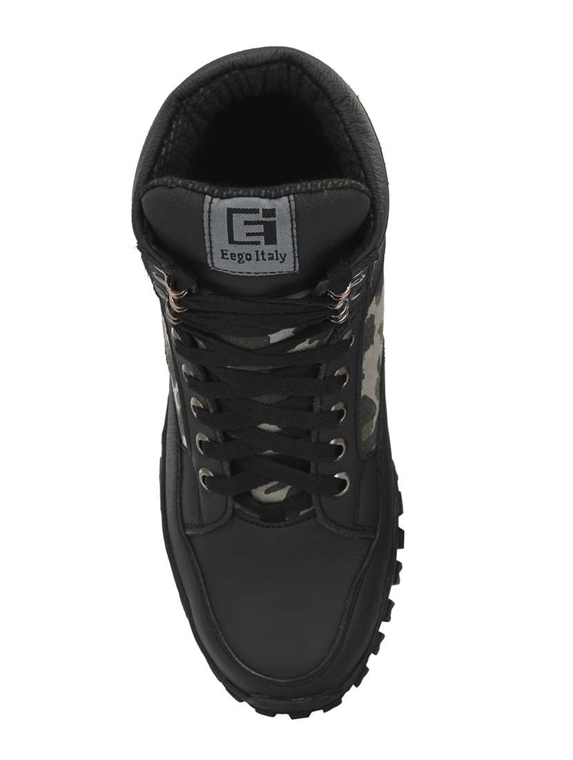 men lace up boots - 21359336 -  Standard Image - 4