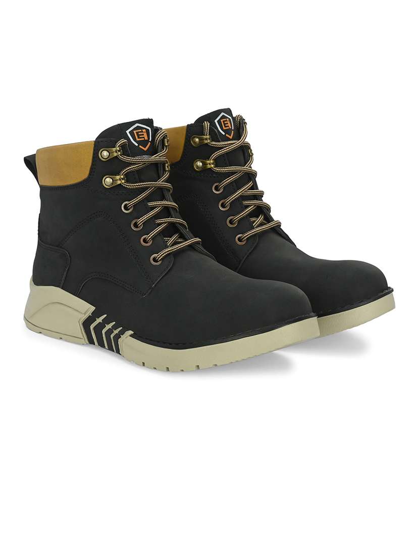 men black hiking boots  - 21359356 -  Standard Image - 1