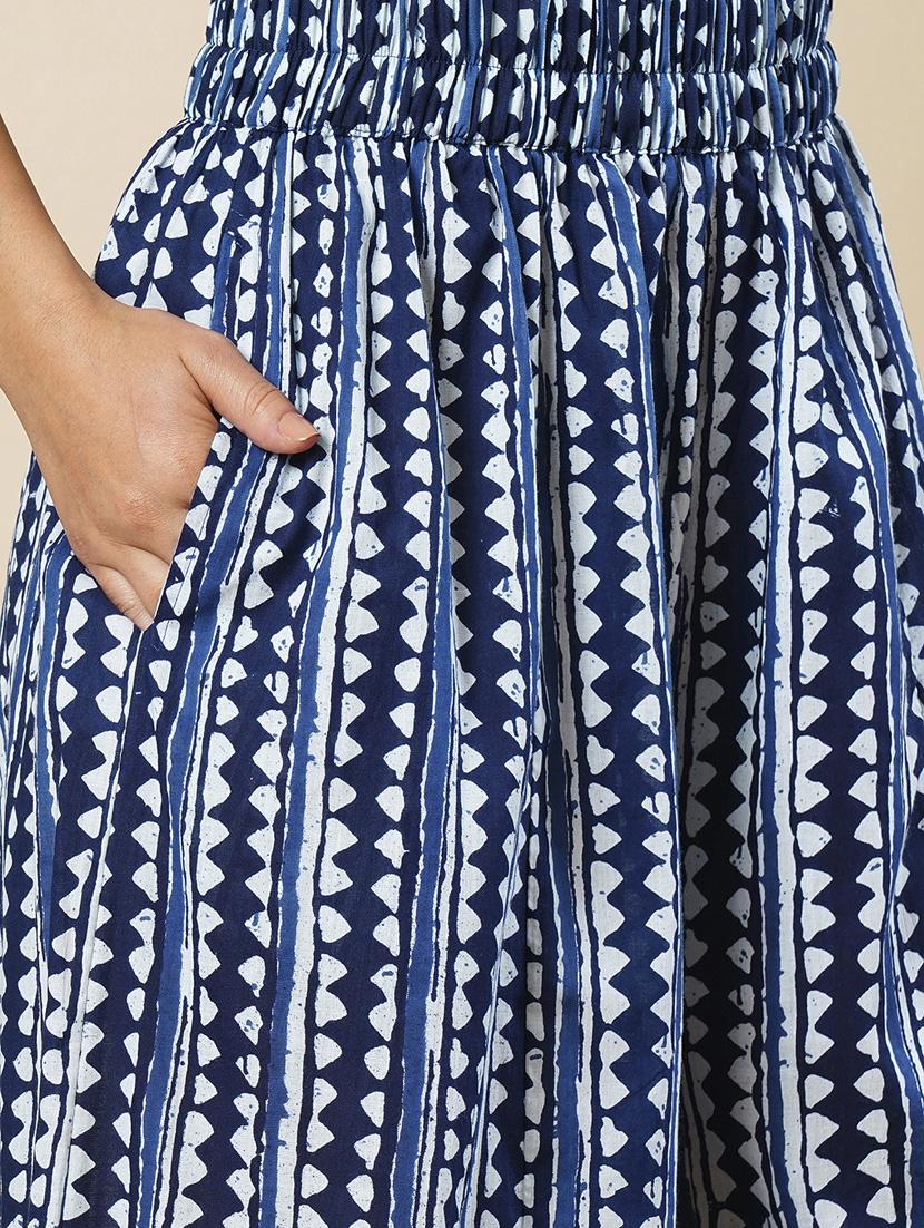 globus women indigo geometric border printed elasticated waistband flared ethnic palazzos - 21366566 - Standard Image - 4