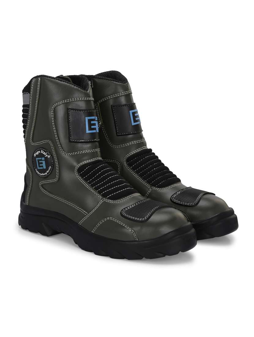 green hiking boots  - 21369244 -  Standard Image - 1