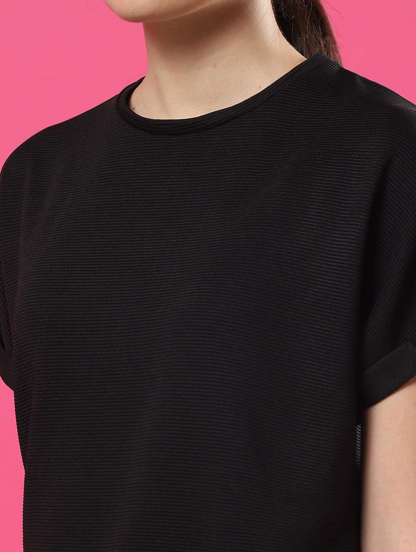 women solid relaxed fit crop top - 21370933 -  Standard Image - 4