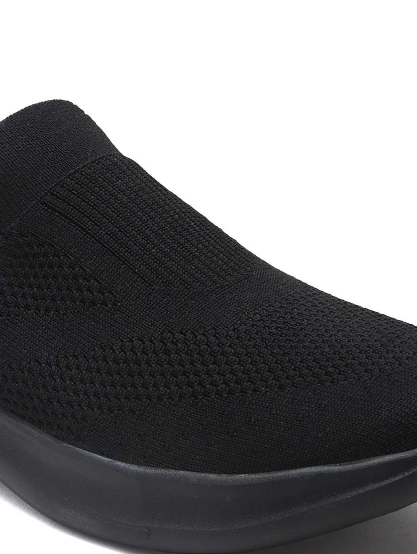 men black solid sports shoe - 21371398 -  Standard Image - 4