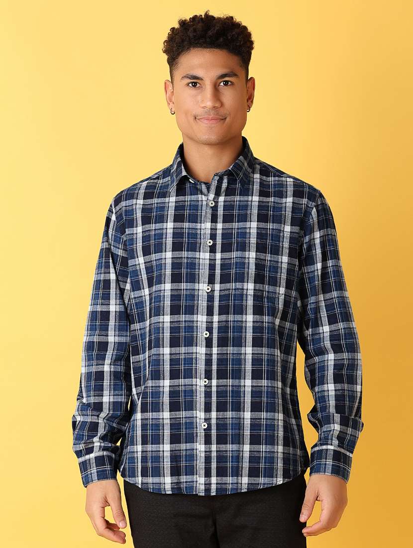 men navy blue regular fit checkered casual shirt
