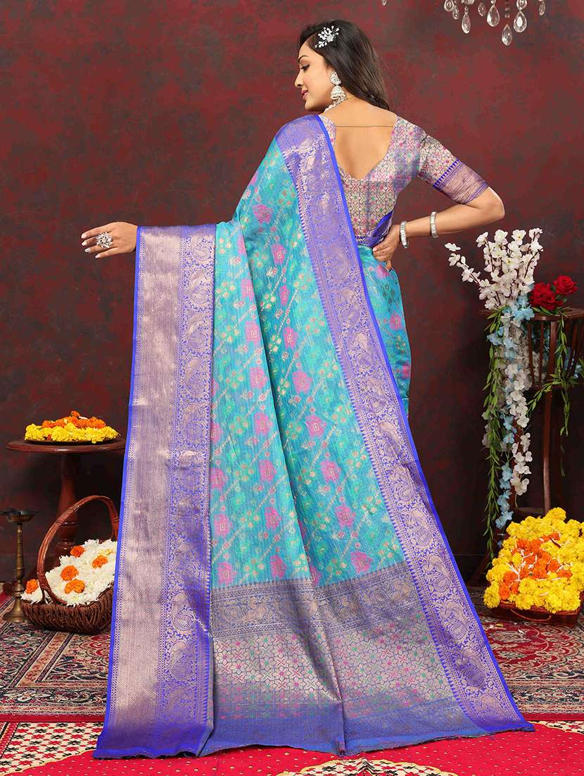 women self design bordered saree with blouse - 21372370 - Standard Image - 1
