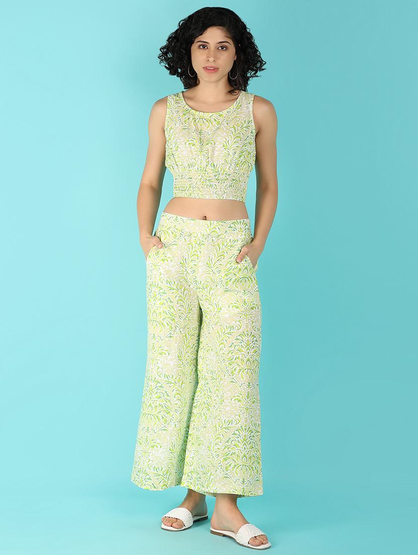 women scoop neck printed crop top - 21374602 - Standard Image - 4