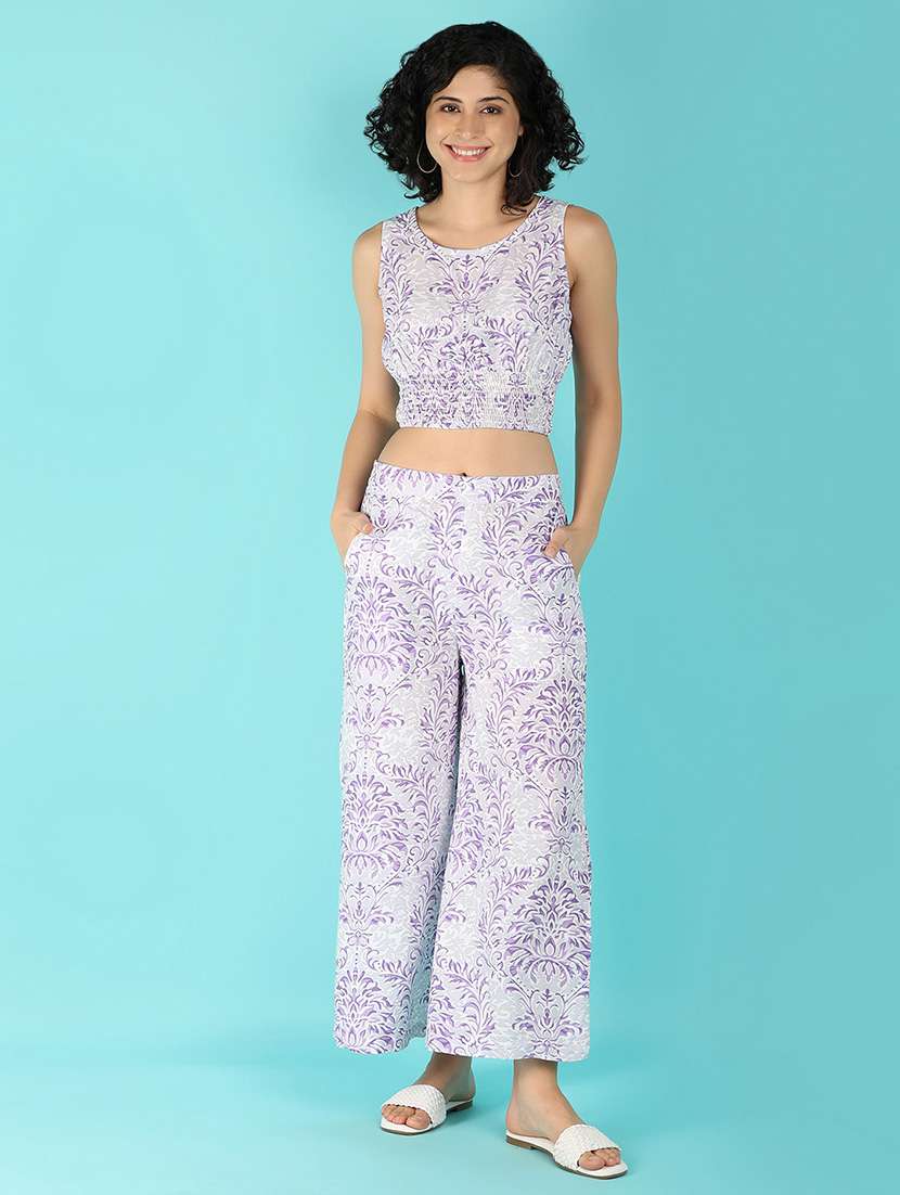 women scoop neck printed crop top - 21374603 -  Standard Image - 4