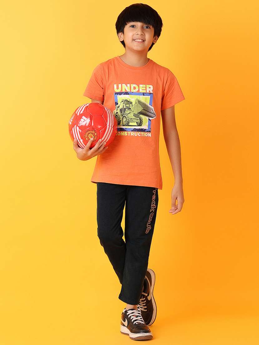 boys printed t-shirt & joggers set - 21374785 -  Standard Image - 4