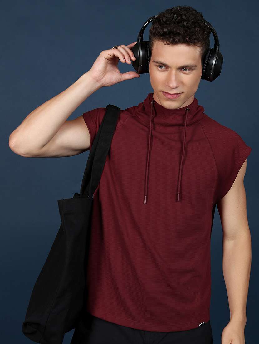men solid hood neck t-shirt - 21375086 - Zoom Image - 0