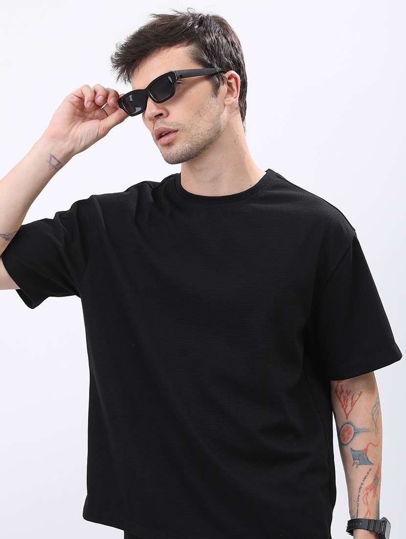 men black oversized round neck t-shirt