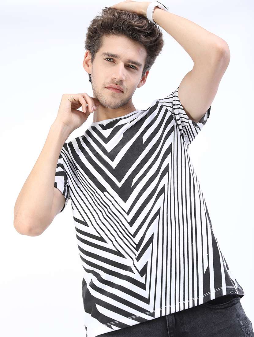 men all over printed t-shirt - 21375363 -  Standard Image - 1