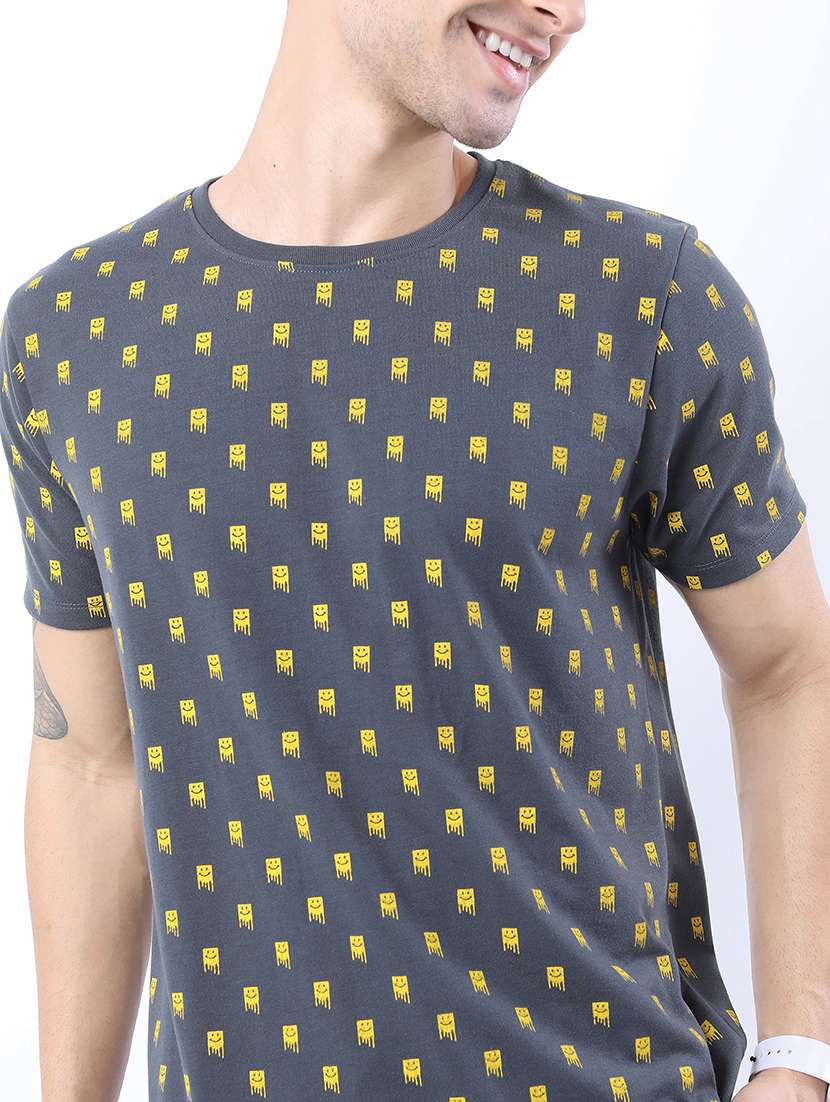 men all over printed t-shirt - 21375365 -  Standard Image - 4