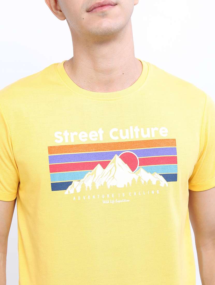 men chest print t-shirt - 21375375 -  Standard Image - 4