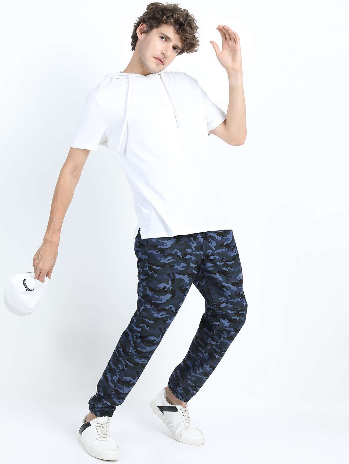 men mid rise camouflage printed cargo - 21375543 -  Standard Image - 4