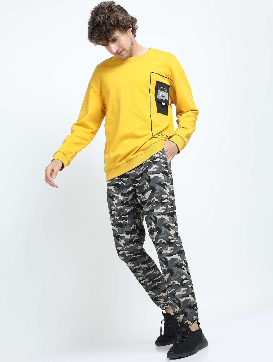 men mid rise camouflage printed cargo - 21375544 -  Standard Image - 4